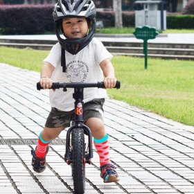 Daciye Daciye DH Sports Children Socks Balance Walking Bike Socks for Sports (Cyan Red)