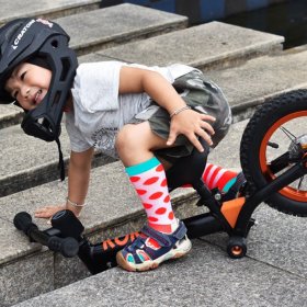 Daciye Daciye DH Sports Children Socks Balance Walking Bike Socks for Sports (Cyan Red)